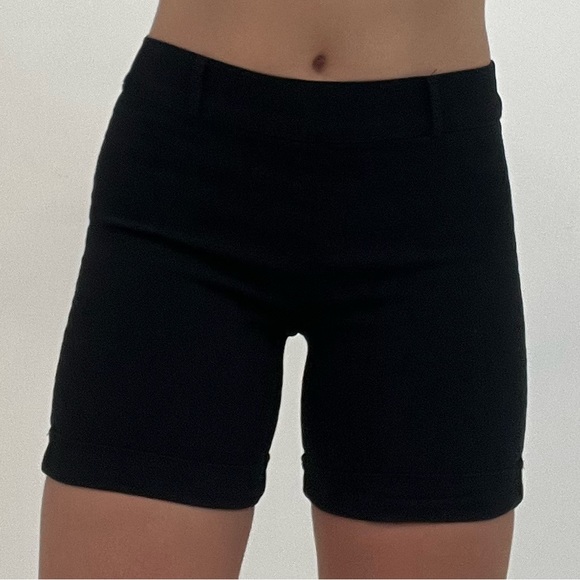 Fitted Shorts - Picture 2 of 6